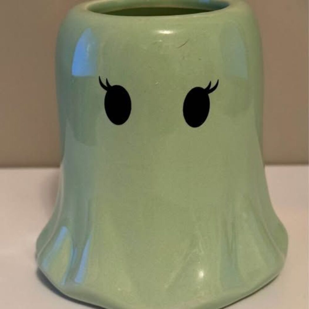 Halloween New Scary Saltwater Taffy Ghost Candle DW Home